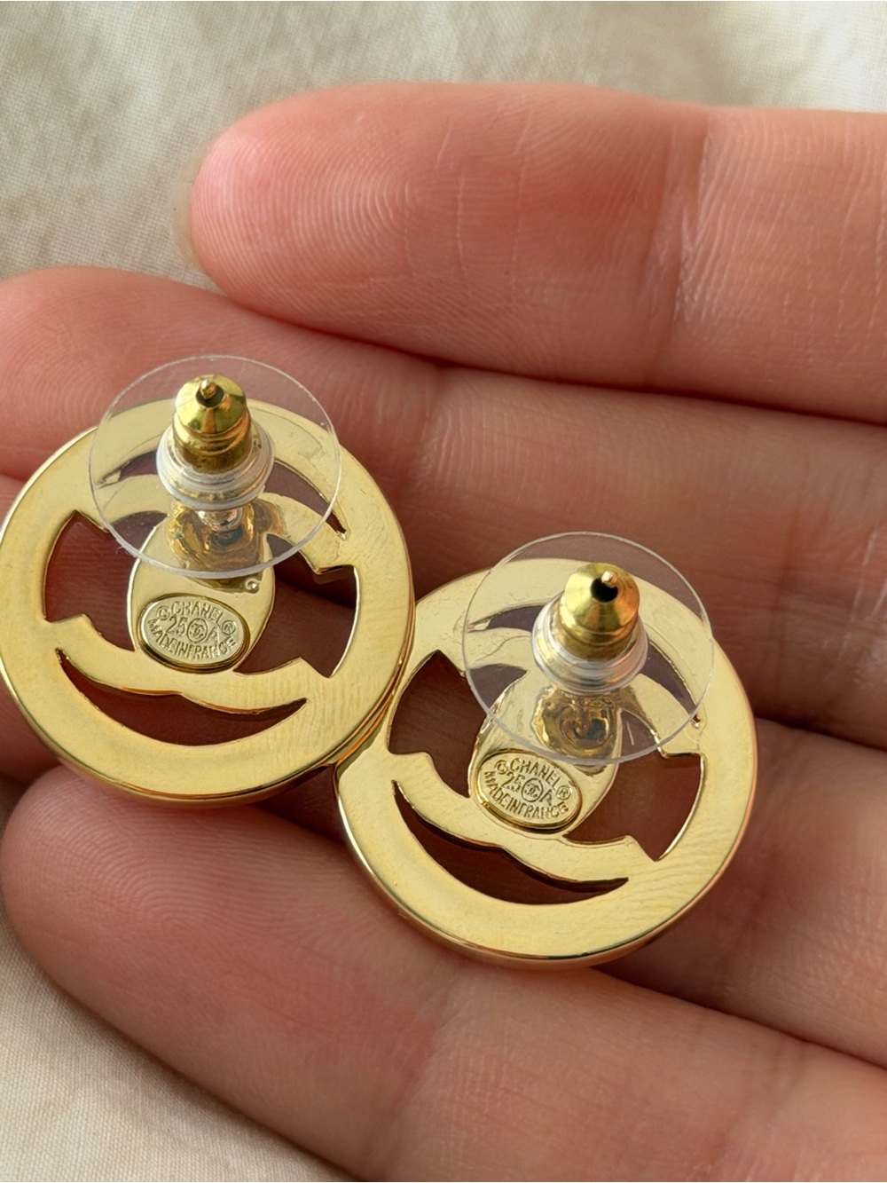 CHANEL Gold Interlocking Circle Statement Earrings - Picture 9 of 15